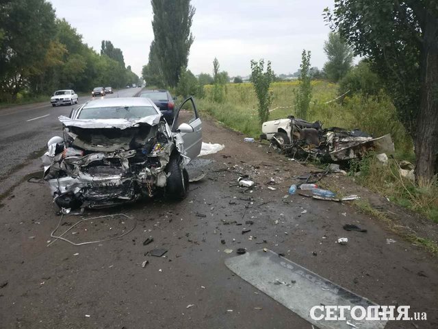 Від авто залишилась купа металу: Мер українського міста потрапив у моторошну ДТП