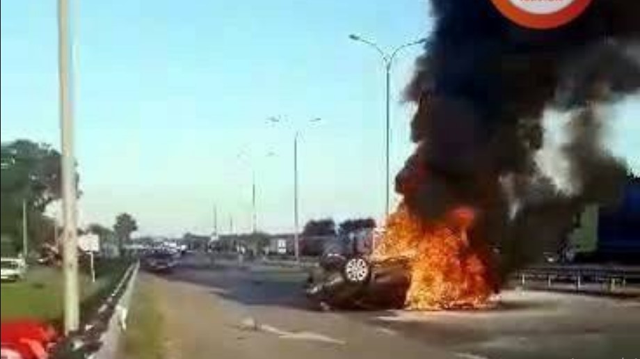 “Машина летіла зі звуком літака”: Пасажирка авто живцем згоріла під час ДТП