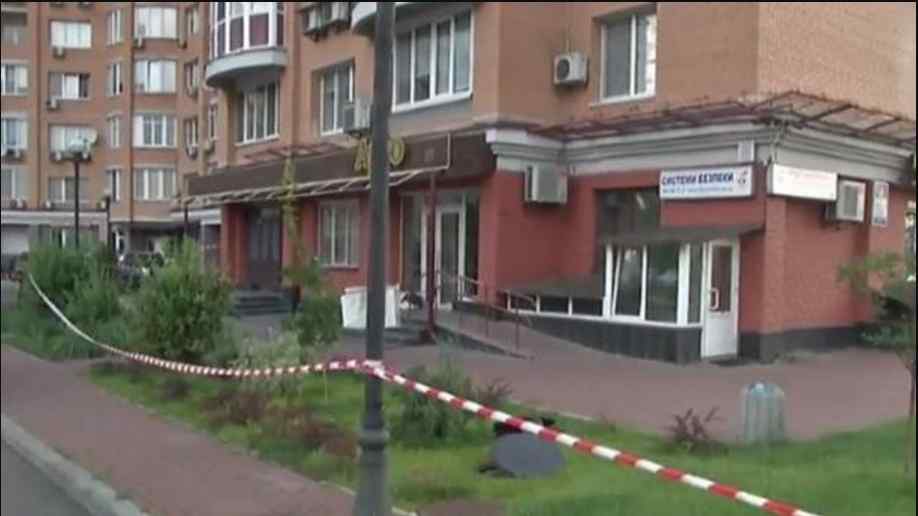 Смертельна стрілянина в київському кафе: власник вбив відвідувача, а іншого поранив
