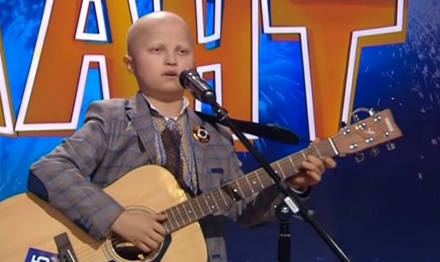 “За нього молилася вся Україна”: Як склалася доля хлопчика, який переніс 15 хіміотерапій