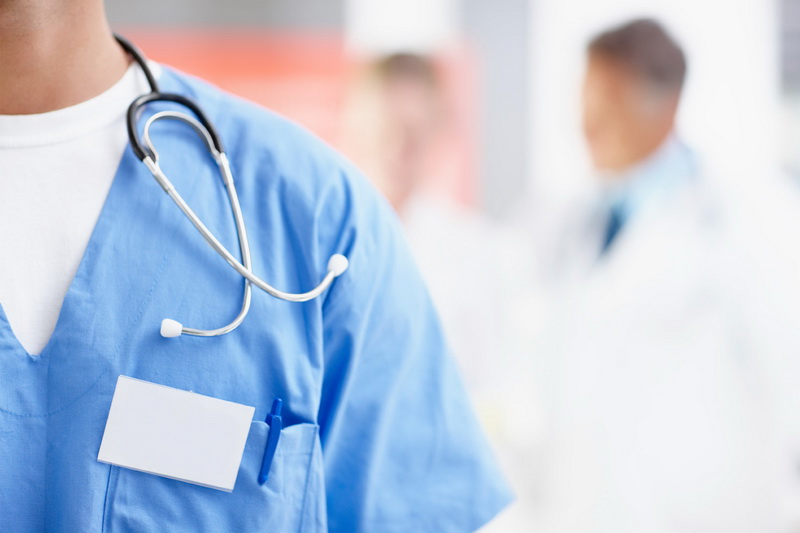 “Право лікувати”: Що МОЗ вимагатиме від українських лікарів для продовження ліцензії