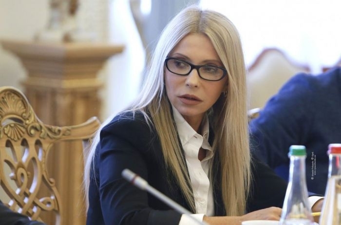 “То може вона з психлікарні втекла?: У Мережі розкритикували новий образ Тимошенко
