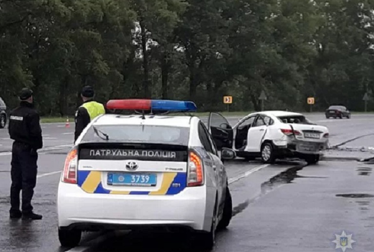 Моторошна ДТП на Вінниччині: Двоє людей загинуло, ще троє терміново госпіталізовані