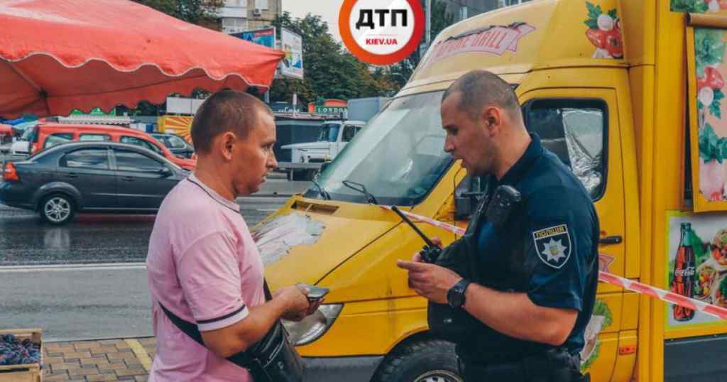 У Києві продавець шаурми  штрикнув ножем клієнта