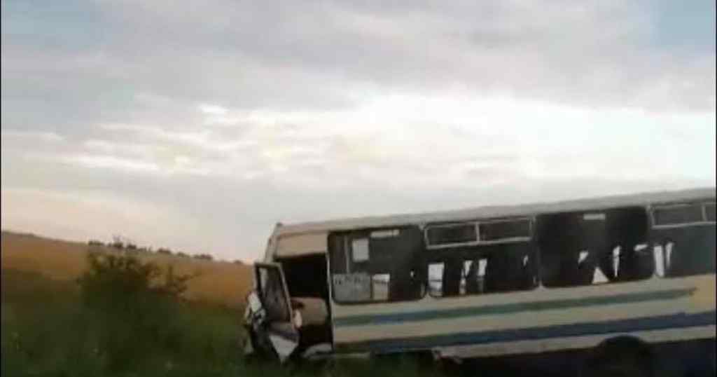 “Лоб у лоб зіткнувся з автобусом”: На Львівщині сталась моторошна смертельна ДТП