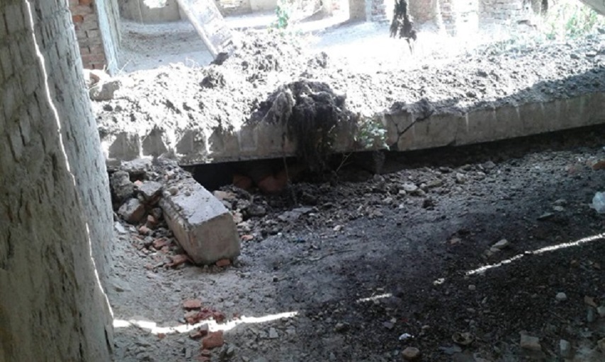 Дітей просто розчавило: На Чернігівщині троє хлопців загинули через обвалення бетонної плити