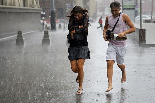 Більшість областей накриють дощі з грозами: Синоптики розповіли, яка погода очікує українців завтра 17 липня