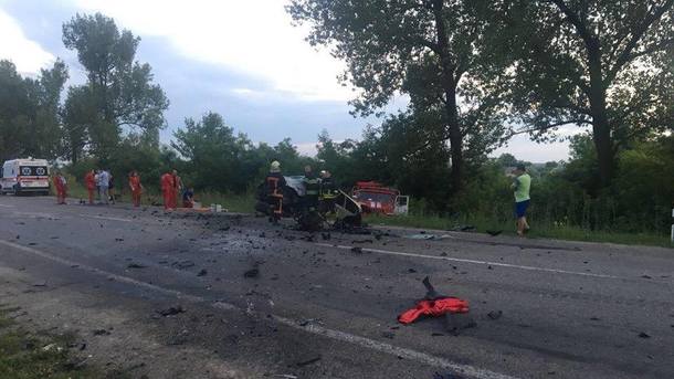 Смертельна ДТП на Київщині: Легковик на шаленій швидкості врізався в автобус