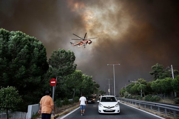 “Тільки-но вибралися”: Нардеп від БПП потрапив у епіцентр пожежі в Греції