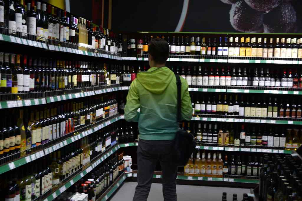 “Одразу на 13 відсотків”: Українців попередили про різке подорожчання алкоголю