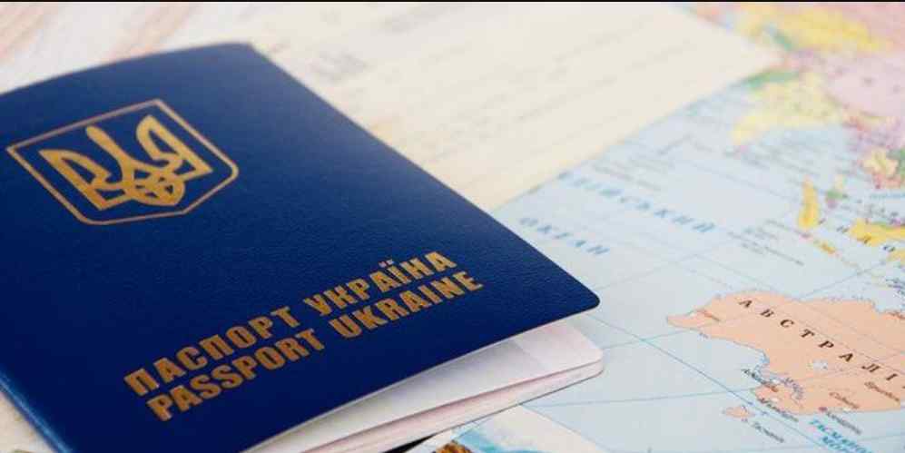 Закордонний паспорт не потрібен: для українців готують нові правила вильоту