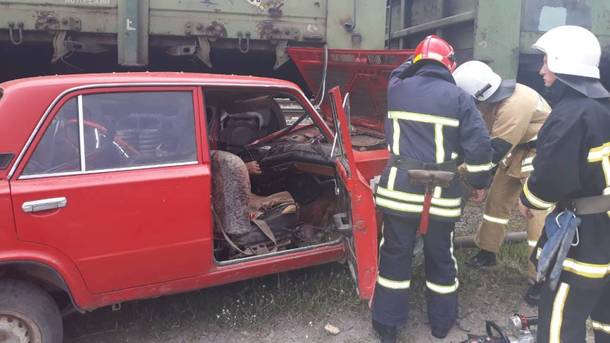 Моторошна ДТП в Хмельницькій області: П’яний водій за кермом автомобіля протаранив потяг