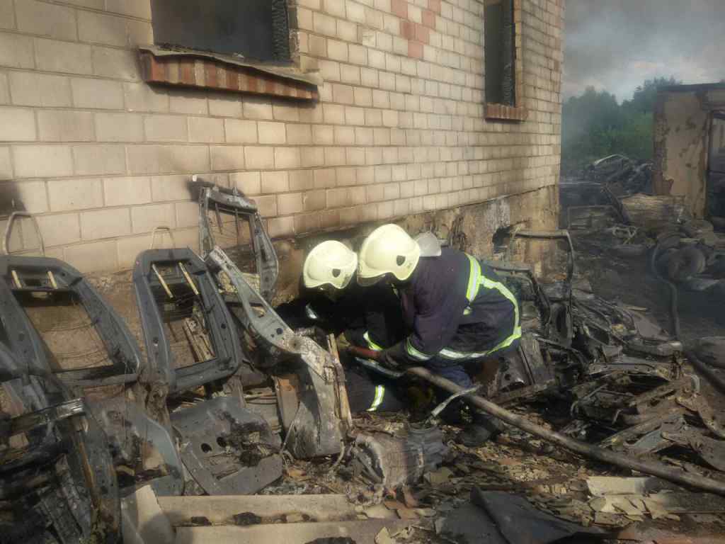 Вбив пенсіонерку та підпалив будинок: В Тернополі судимий жорстоко познущався над сусідкою