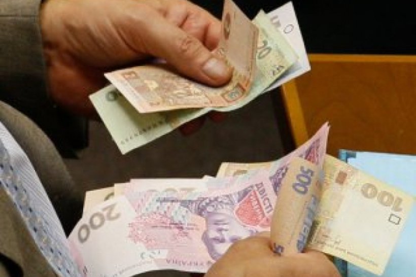 Розмір виплат скоротиться: з наступного року українцям по-новому рахуватимуть пенсії