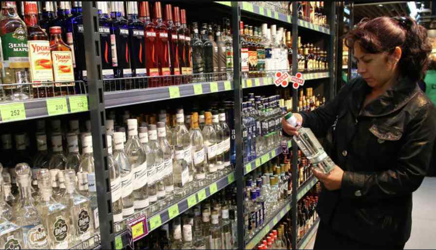 Ціновий удар для українців: алкоголь стане не по кишені кожному