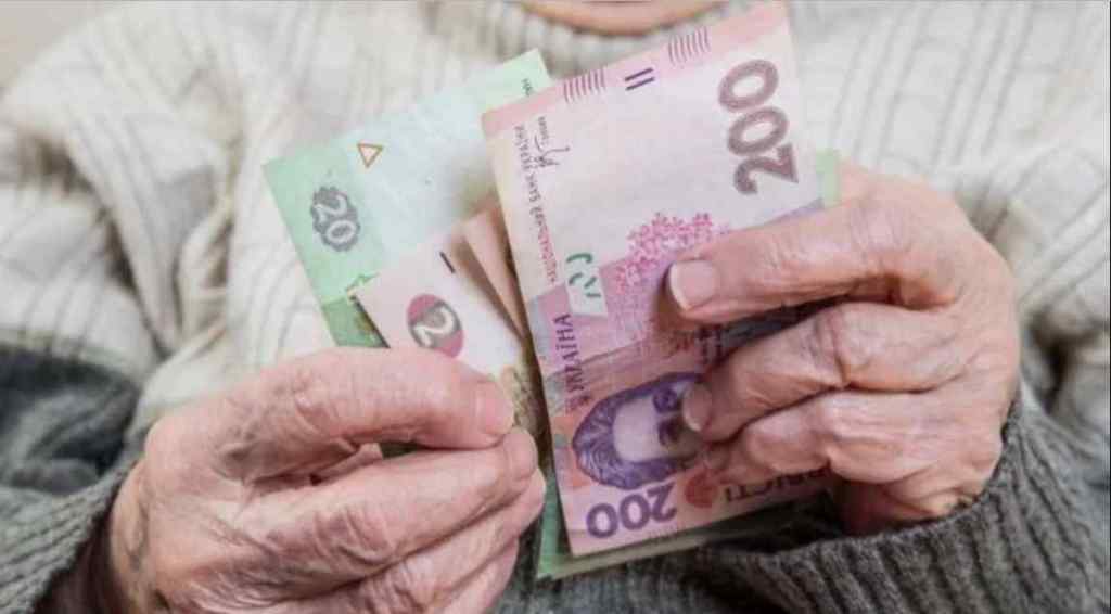 Вже до кінця року: українцям знову обіцяють підвищити пенсії