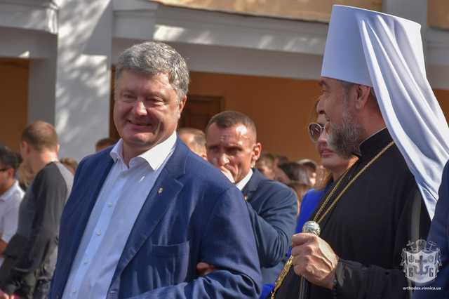 “Все в сім’ю”: Стало відомо кого Порошенко лобіює на патріарха України