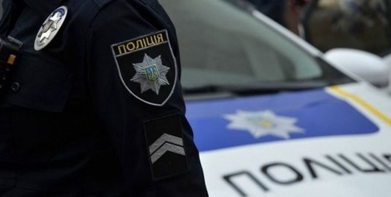Бив всім що під руки попало: На Київщині чоловік жорстоко вбив власну матір