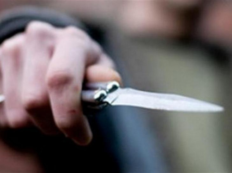 “Зачіпались до його дівчини”: На Львівщині розлючений хлопець накинувся з ножем на школярів