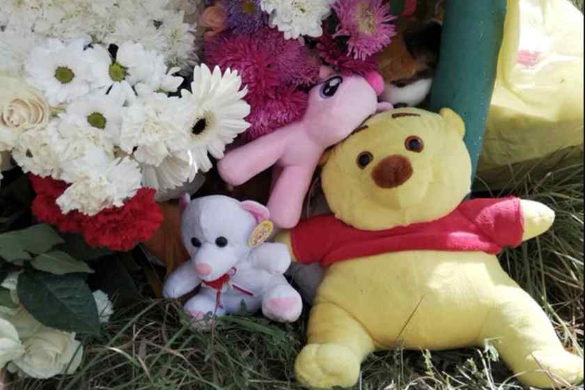“Матір привели під конвоєм”: У Жовтих Водах поховали 4-річну дівчинку, що до смерті побив вітчим