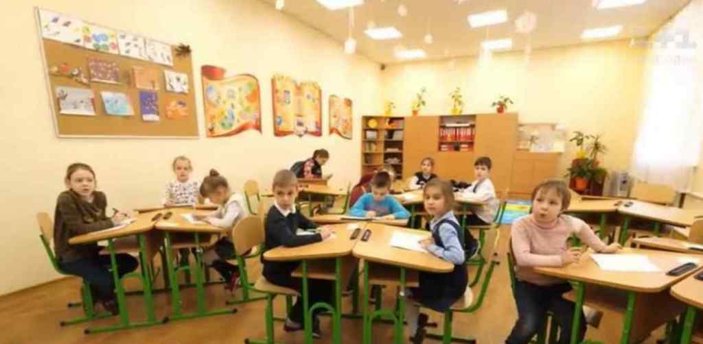Без домашніх завдань і айпадів: в українських школах почав діяти новий санітарний регламент