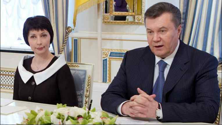 “Еротичні враження на ніч”: Скандальна екс-міністр Януковича стала телеведучою на відомому каналі