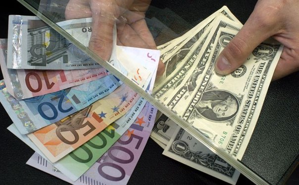 Долар завдав нищівного удару по гривні: НБУ визначився з курсом валют на 4 вересня