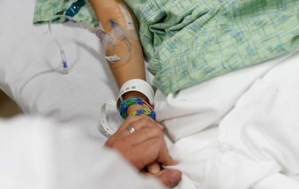 Скандал у Волинській лікарні: При загадкових обставинах після восьмих пологів померла багатодітна мати