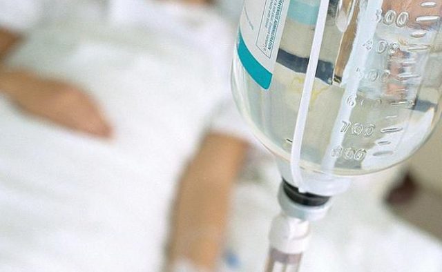 Усіма силами лікарі борються за життя пацієнта: У Львові вперше за 10 років зафіксована небезпечна хвороба