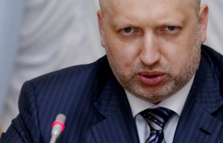 Турчинов зробив гучну заяву про санкції на відомі українські телеканали