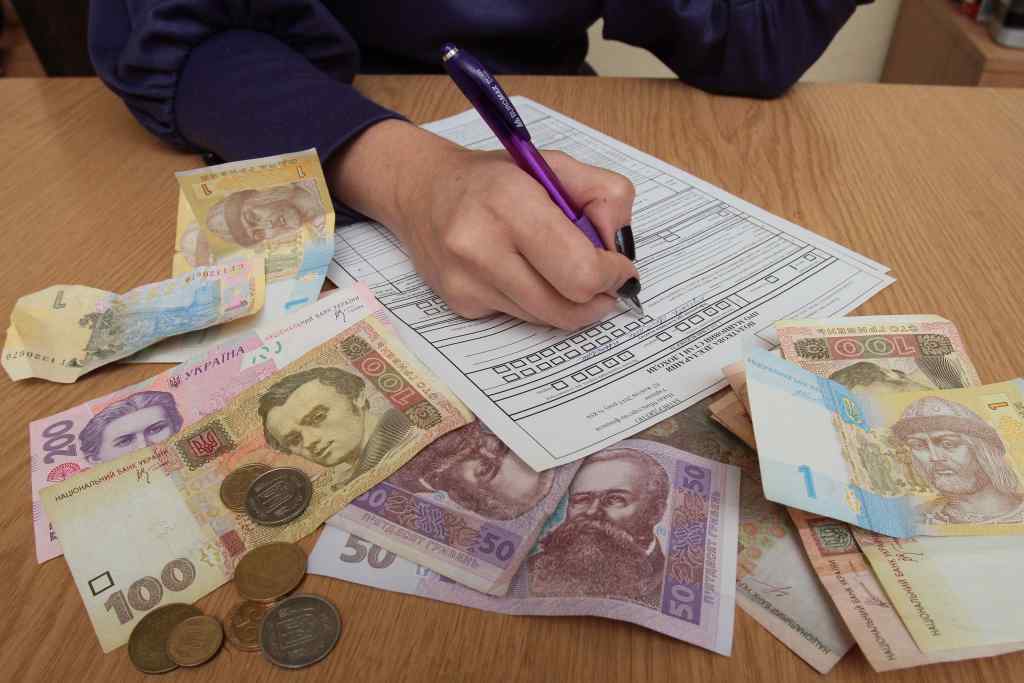 Вже з нового року: дехто з українців платитиме  податки по-новому, що зміниться