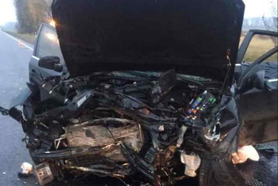 Металлолом можна збирати по всій дорозі: на Львівщині у моторошній аварії постраждало п’ять людей