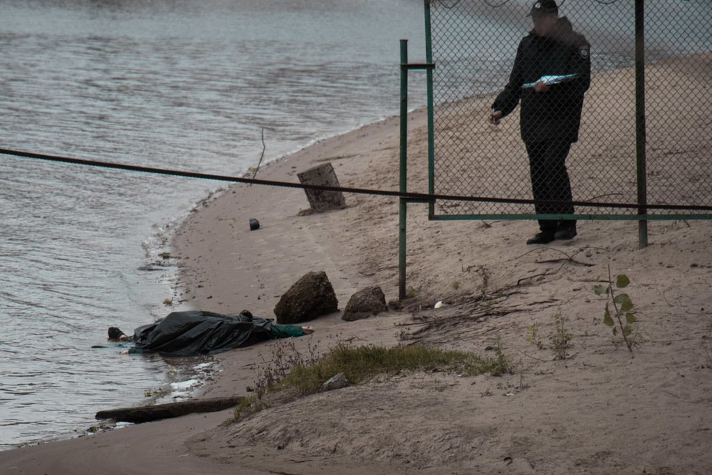 У Києві на пляжі виявили труп: перші подробиці