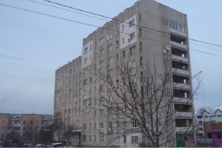 Знахідка підняла на вуха весь будинок: На Львівщині у вентиляційній шахті виявили тіло чоловіка