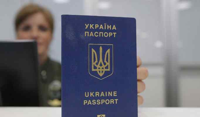 В Україні можуть змінитись правила фотографування на документи: що потрібно знати українцям