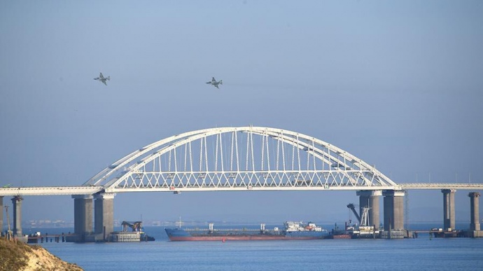 Терміново! На виході з Керченської протоки росіяни атакували корабель ВМС України, є поранені