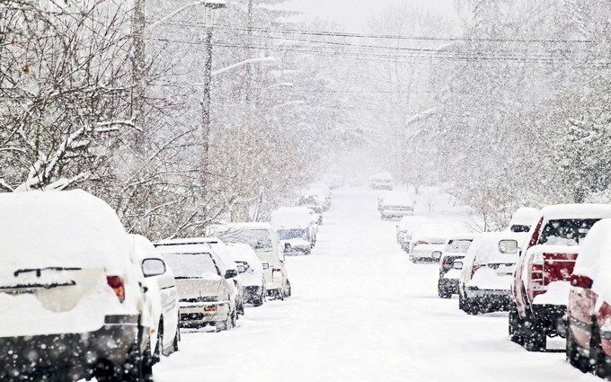 Снігопади чергуватимуться з морозним дощем: на Україну суне сніговий антициклон