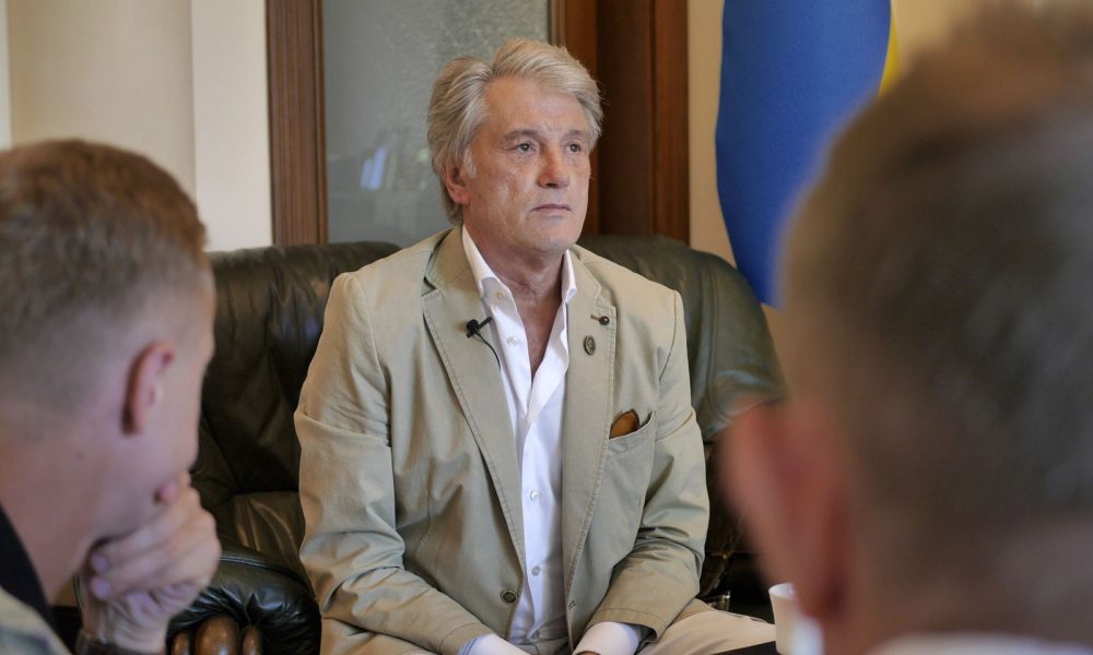 Ющенко зробив неочікувану заяву в адресу Порошенка: звернувся до всіх українців