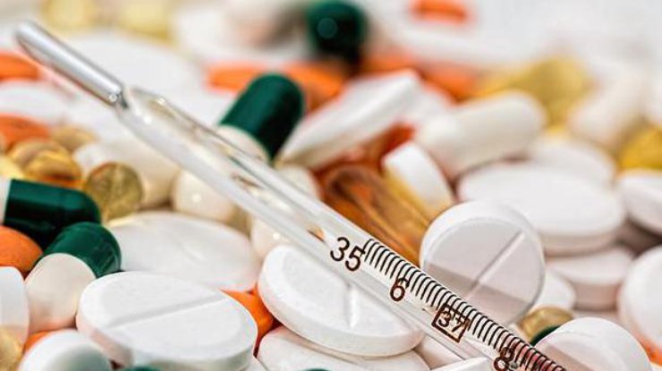 “Всі аптеки повинні позбутись цих ліків”: В Україні заборонили популярний препарат від застуди та грипу