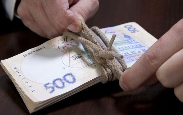 Заплатять усі: Українців обкладуть новими податками
