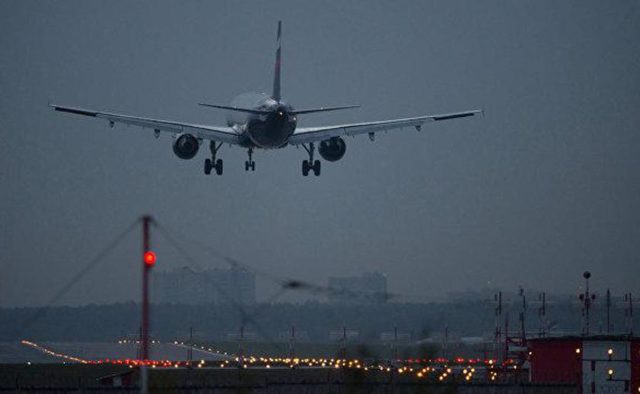 У столичному аеропорту «Бориспіль» пасажирський літак зазнав аварії, розвертають все літаки: перші подробиці