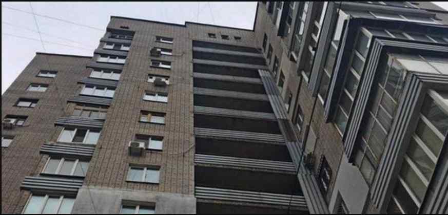 На Миколая: У Дніпрі пенсіонерка викинулася з десятого поверху