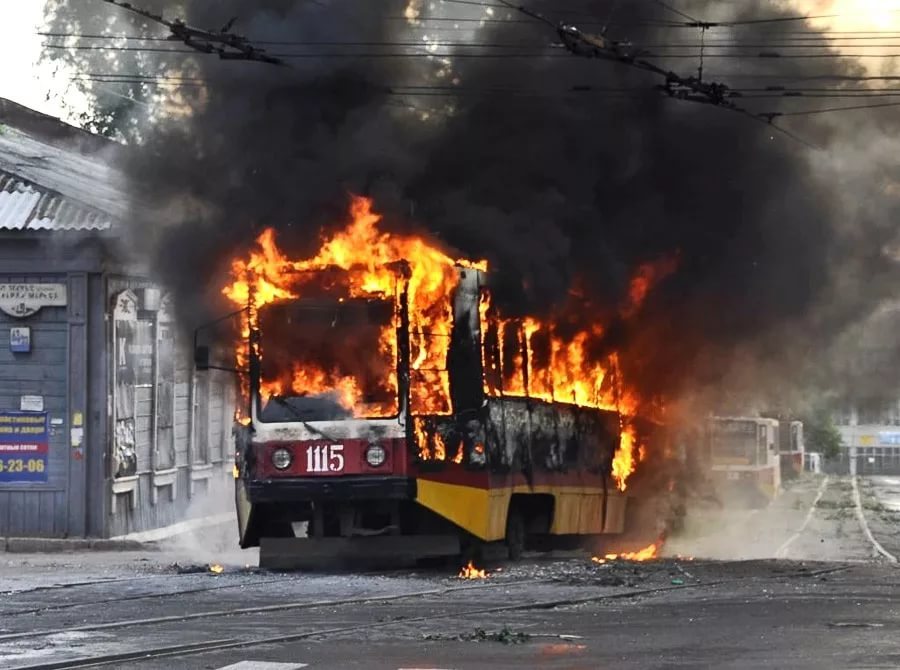 У Вінниці прогримів потужний вибух у тролейбусі: повідомили про постраждалих