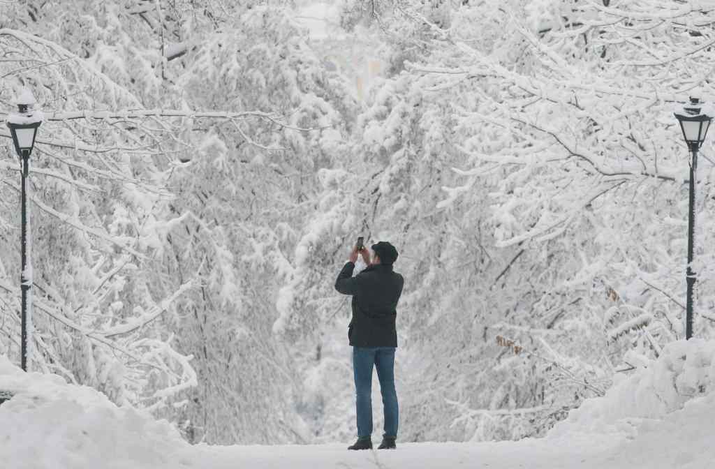Буде морозно з опадами снігу: Синоптики розповіли, яких сюрпризів від погоди варто очікувати 16 грудня