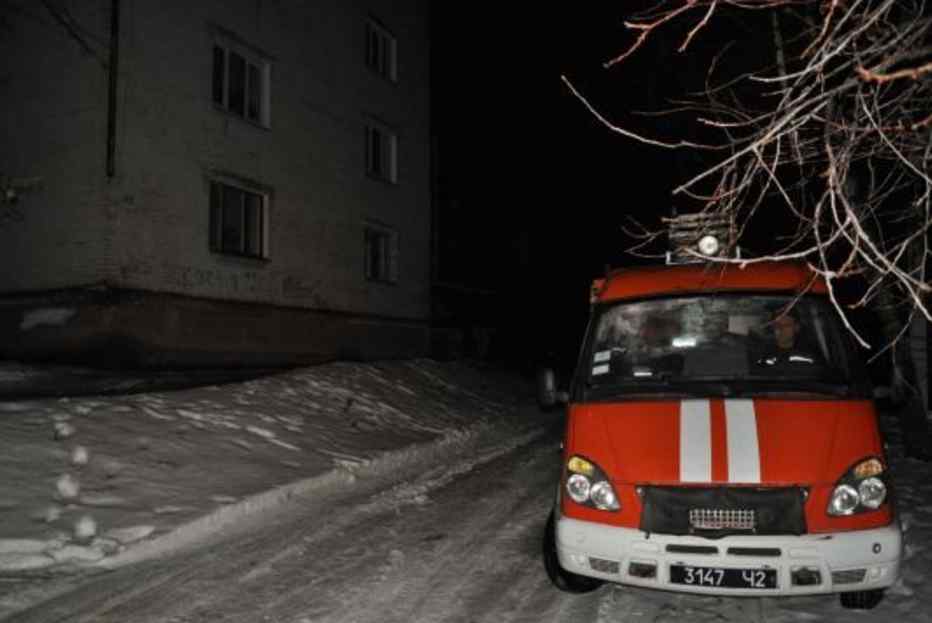 Бездиханні тіла знайшли вдома: у Кропивницькому виявили загиблою цілу родину з двома дітьми