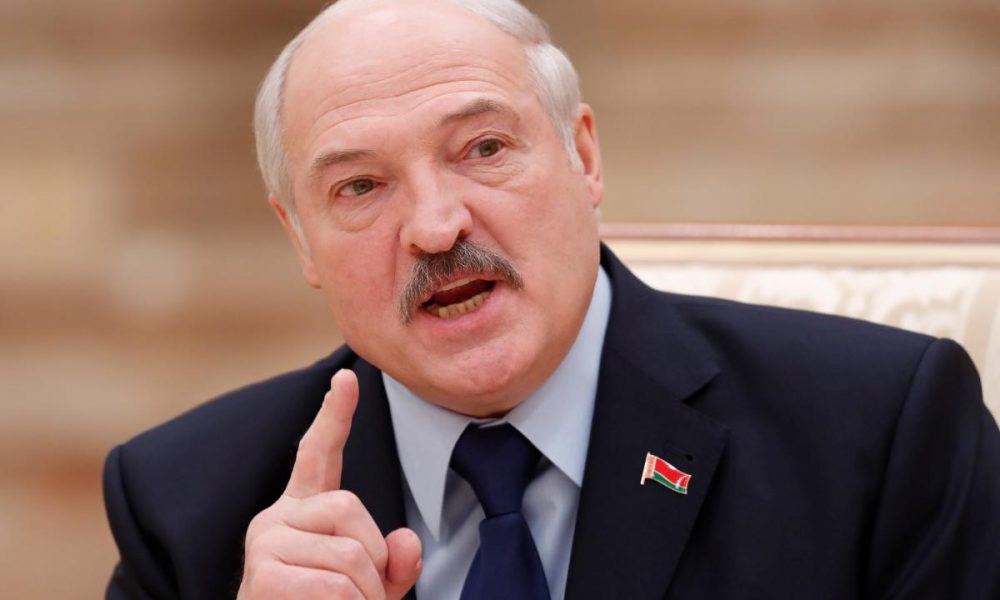 Боїться “кримського сценарію”: Ось чому Лукашенко не пускає російські війська до Білорусі