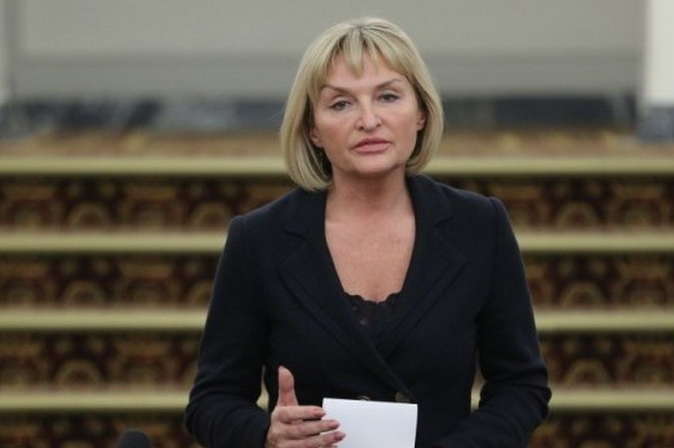 “Сумка-мрія”: Ірина Луценко прийшла на самовисування Порошенко з сумкою за $ 3295