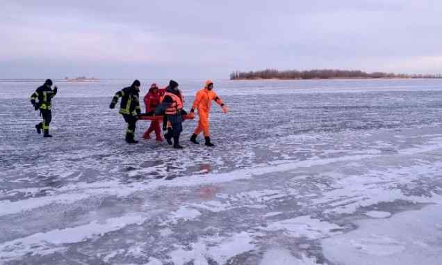 На очах у перехожих: В Києві потонув рибалка