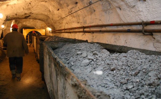 “Люди заживо поховані під землею”: Моторошна НП на шахті