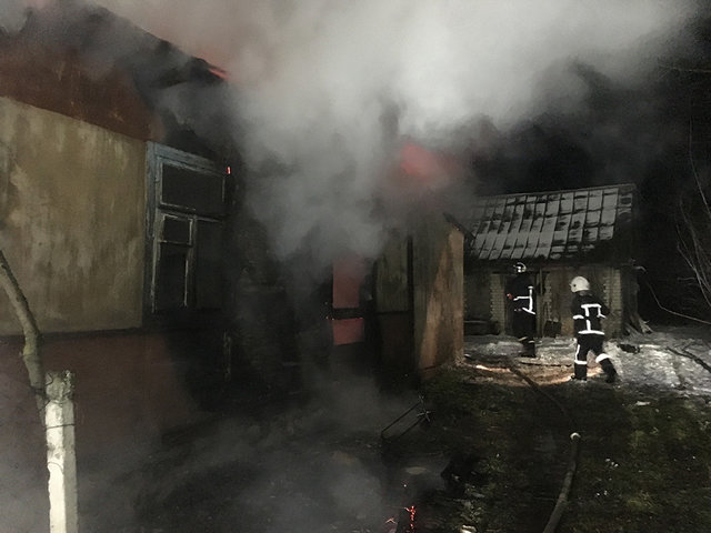Під Рівним жахлива пожежа в житловому будинку забрала життя двох людей
